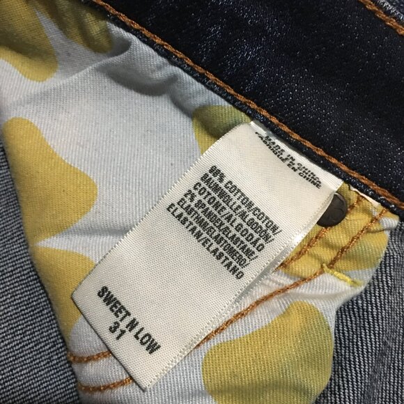 Lucky Brand Sweet N Low Womens Jeans Size 12/31 Dark Wash Distressed - Picture 5 of 13